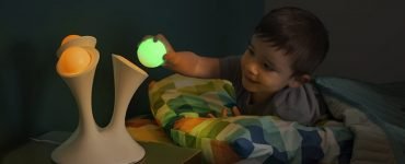 Lamp With Portable Glow Balls