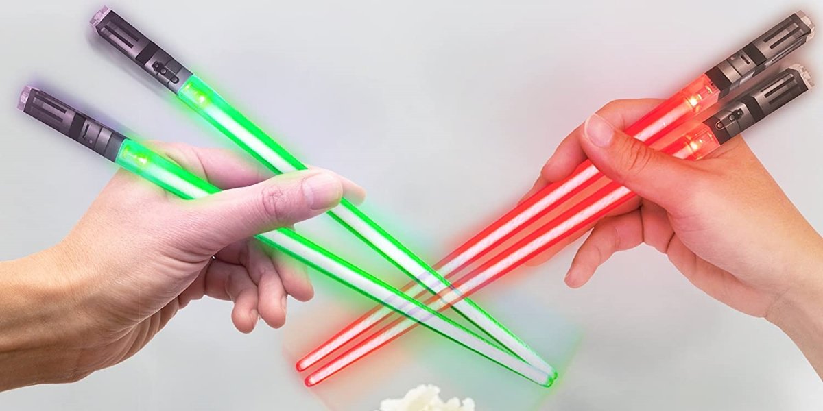 These Light-Up Lightsaber Chopsticks Are The Perfect Gift For The Star Wars Geek In Your Life ...